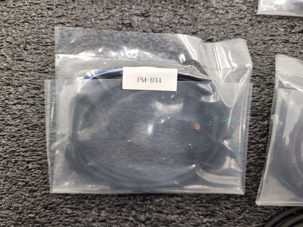 Lot of 5x Sunx PM-R44 U-shaped Micro Photoelectric Sensor Amplifier Built-in