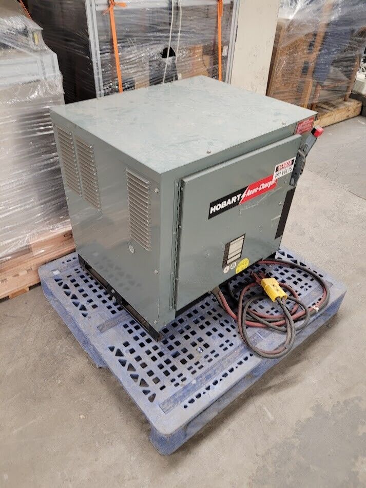 Hobart Forklift Battery Charger 725C3-12 24VDC 12 CELLS 1 Circuit 60Hz 3PH 750AH
