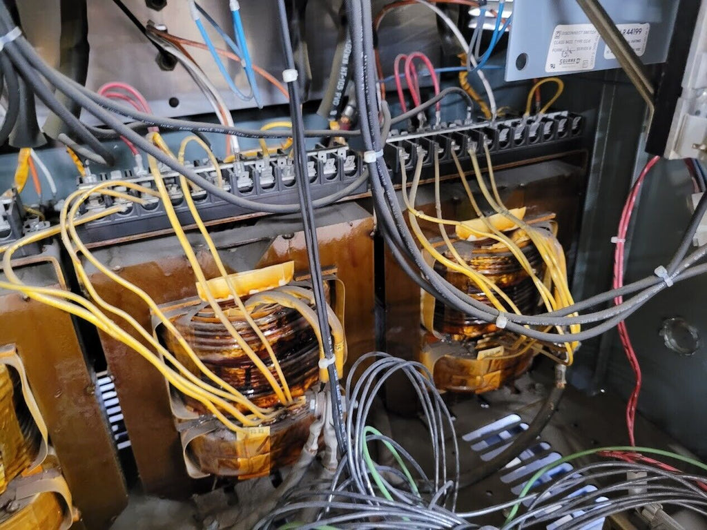 Hobart Forklift Battery Charger 725C3-12 24VDC 12 CELLS 1 Circuit 60Hz 3PH 750AH