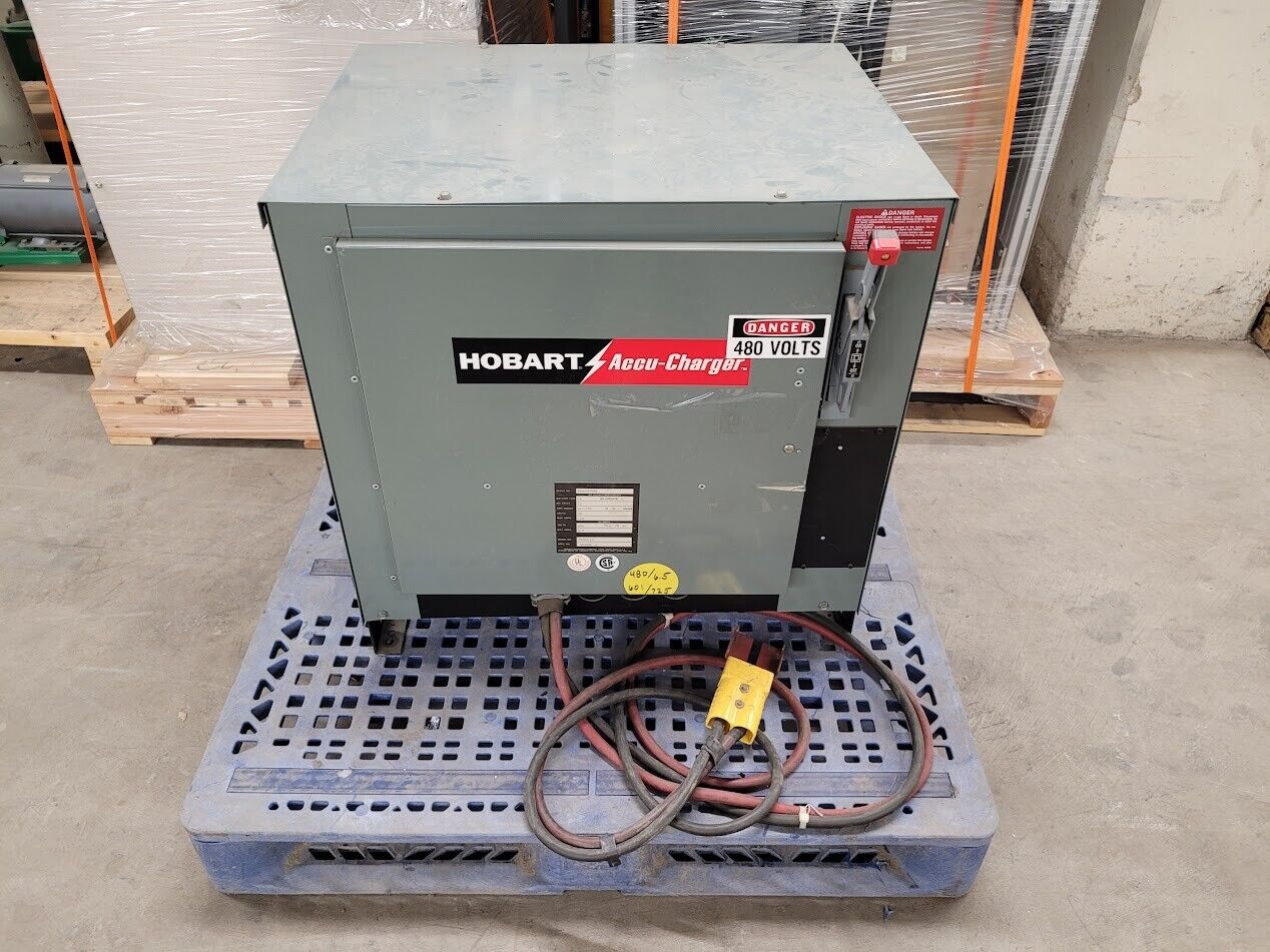 Hobart Forklift Battery Charger 725C3-12 24VDC 12 CELLS 1 Circuit 60Hz 3PH 750AH