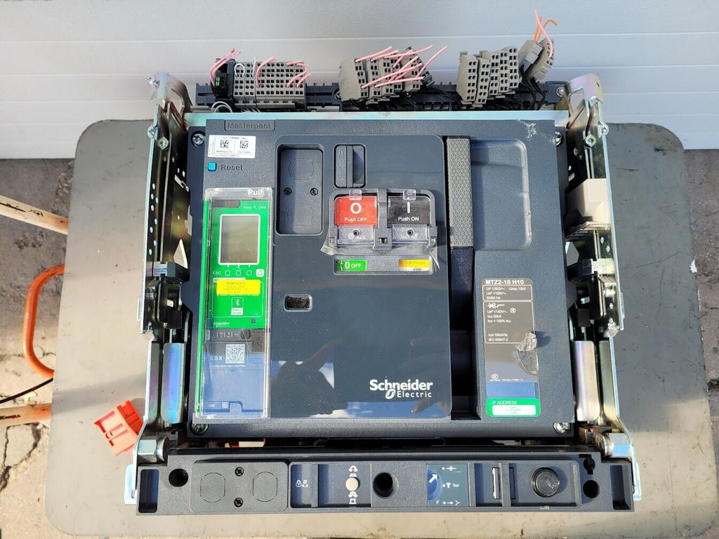 Schneider Circuit Breaker Masterpact MTZ2-16 H10 Micrologic 6.0 X Parts/Repair