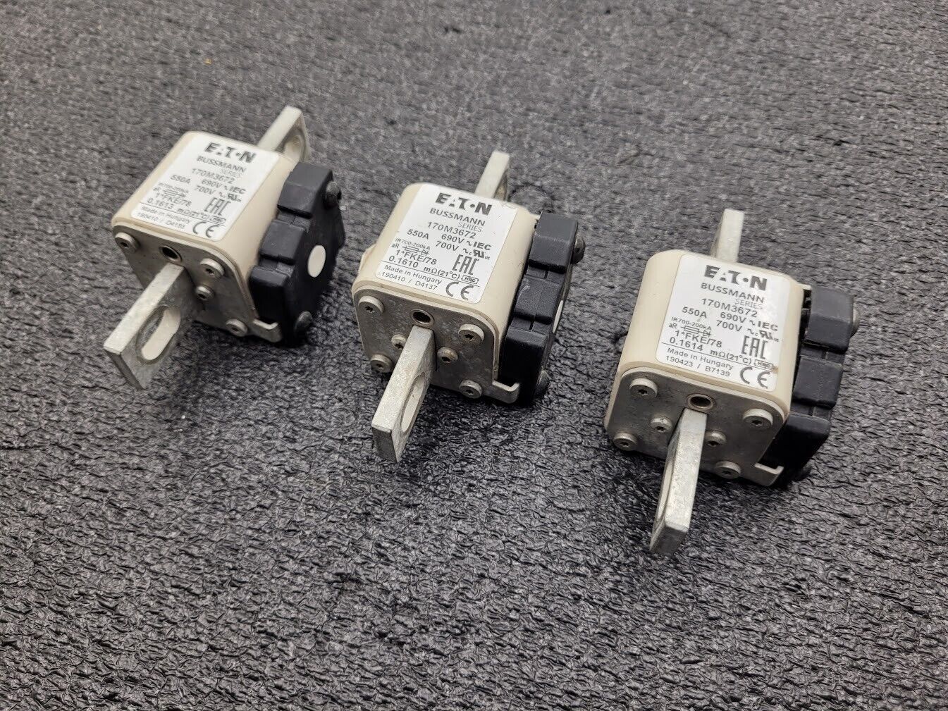Lot of 3x Eaton Bussman High Speed Fuse-Link Fuse 170M3672 Relay 550A 690-700V