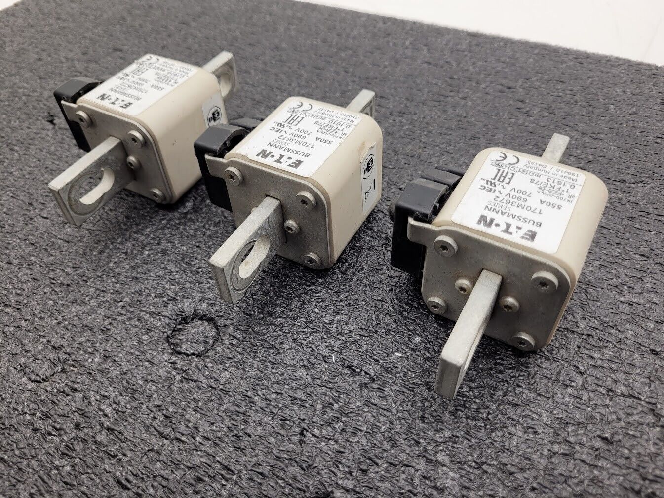 Lot of 3x Eaton Bussman High Speed Fuse-Link Fuse 170M3672 Relay 550A 690-700V