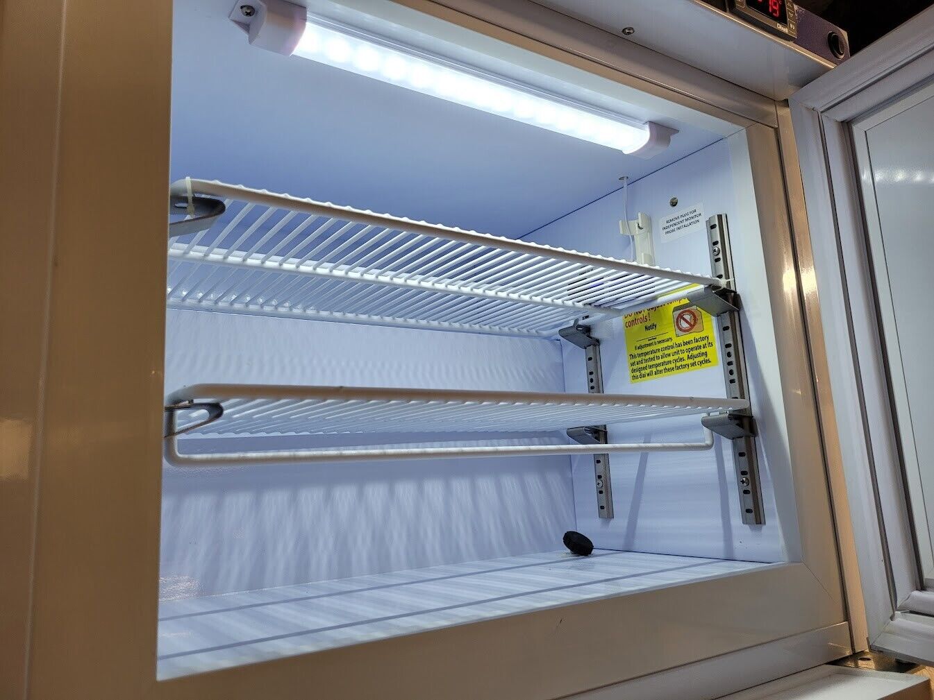 VWR Scientific Laboratory Fridge Freezer Combo HCUCFS-0120 HCLP-10S R600a 115VAC