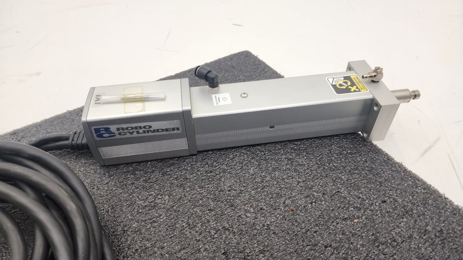 IAI RoboCylinder Linear Actuator + Controller 100mm Travel RCA-S-RSW