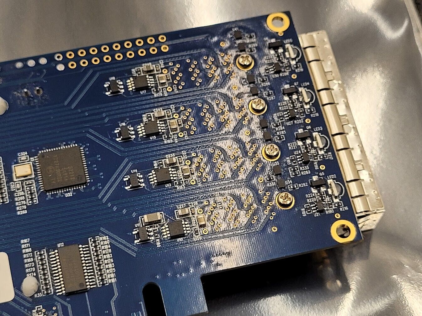 Serial Cables PCIE GEN4 X16 SFF-8644 Host Card w/ Broadcom Atlas B0 PCIE Switch