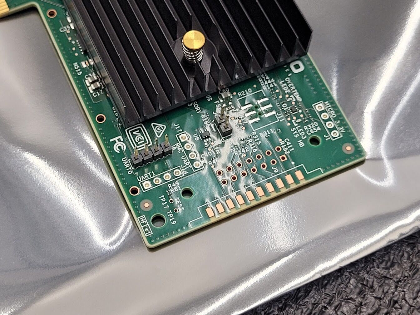 Intel 9400-16e SATA 6Gb/s / SAS 12Gb/s PCIe 16-Port SAS Tri-Mode HBA Broadcom