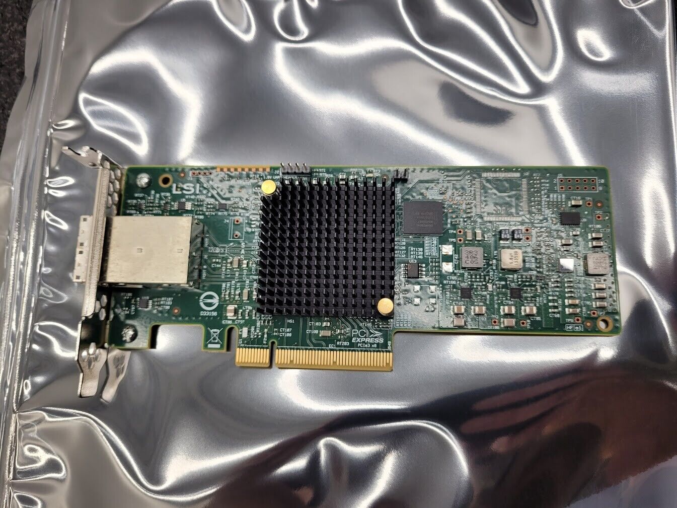 LSI SAS9300-8e 12Gb/s SATA/SAS 8Port SAS3 PCI-E 3.0 HBA H3-25460-02H