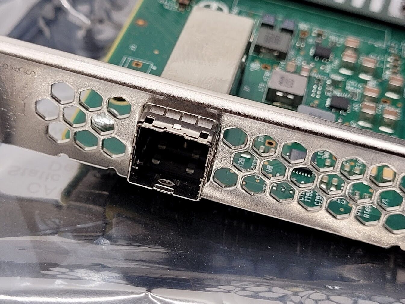 LSI 9300-4i4e PCI-Express 3.0 SATA / SAS 4-Port Int, 4-Port Ext SAS3 12Gb/s HBA