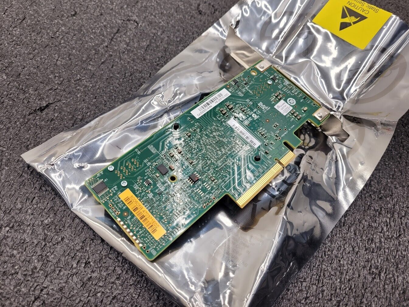 LSI 9300-4i4e PCI-Express 3.0 SATA / SAS 4-Port Int, 4-Port Ext SAS3 12Gb/s HBA
