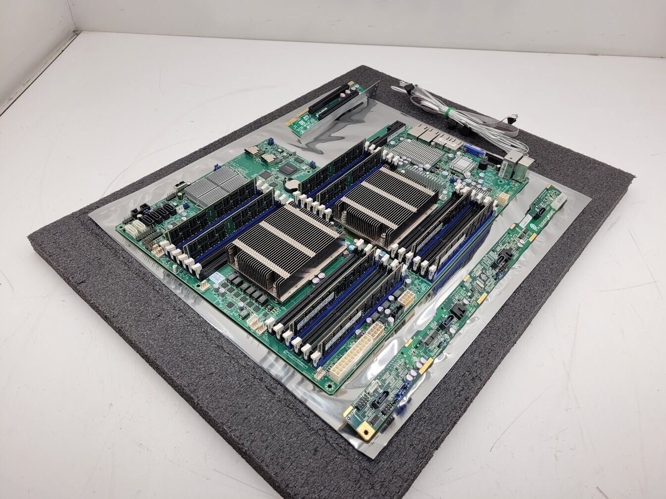 Supermicro X9DRW-3TF+ Server Motherboard 64Gb Ram 2x E5-2620 Xeon Working Pull