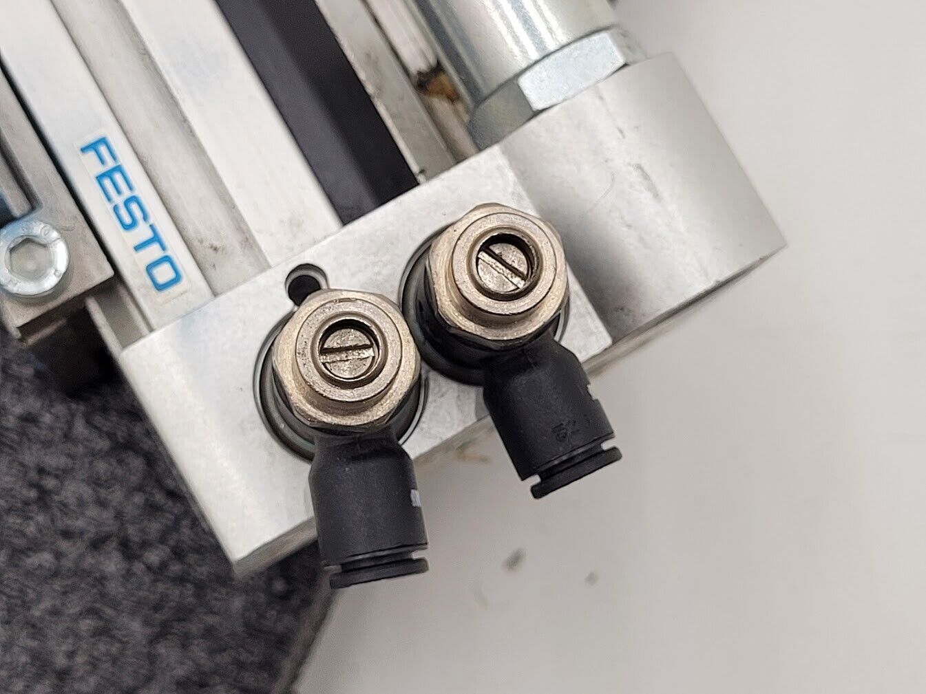 Festo Pneumatic Linear Guide Air Drive Actuator 450mm Travel DGC-25-450-KF-PPV-A