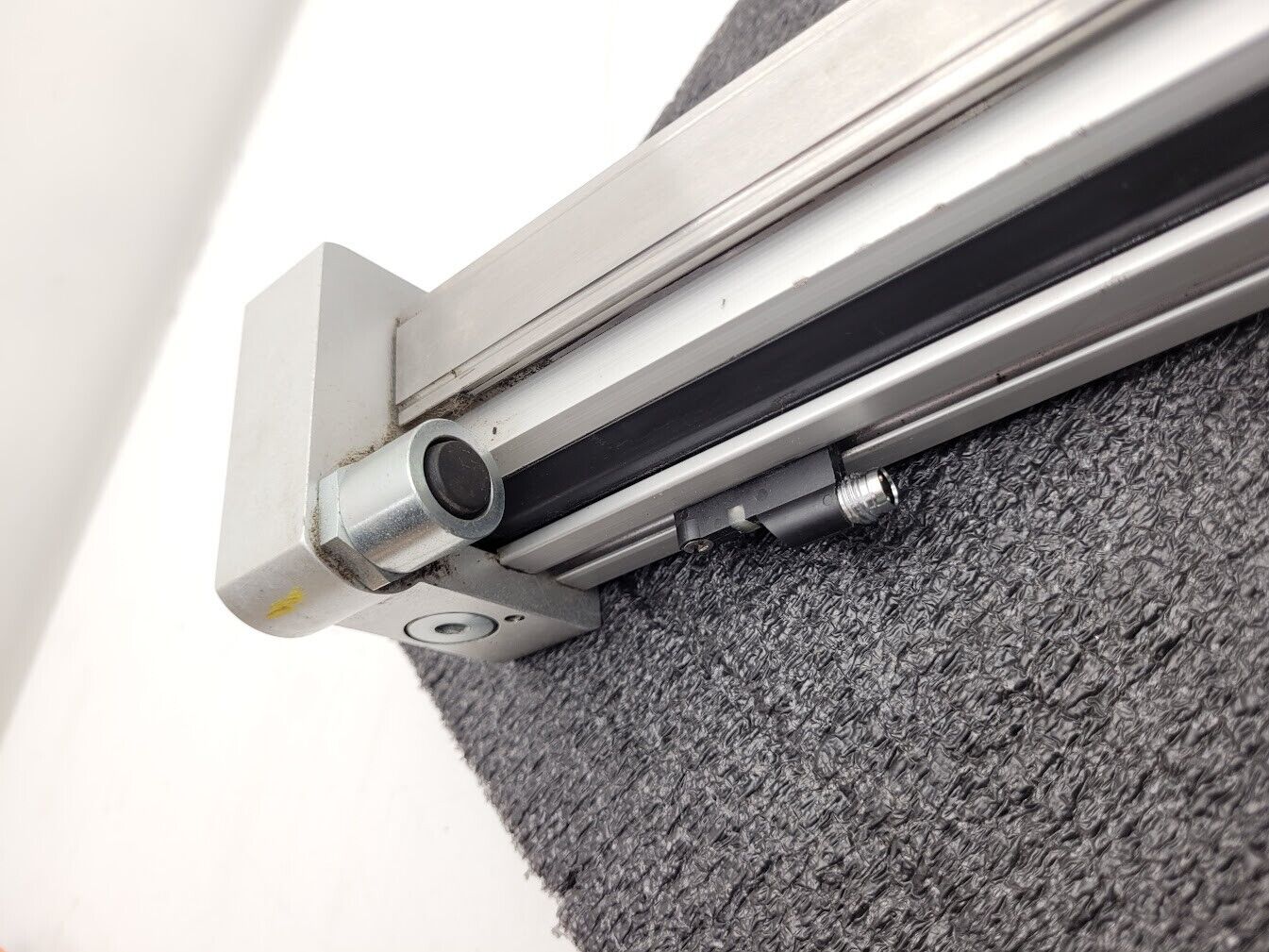 Festo Pneumatic Linear Guide Air Drive Actuator 450mm Travel DGC-25-450-KF-PPV-A