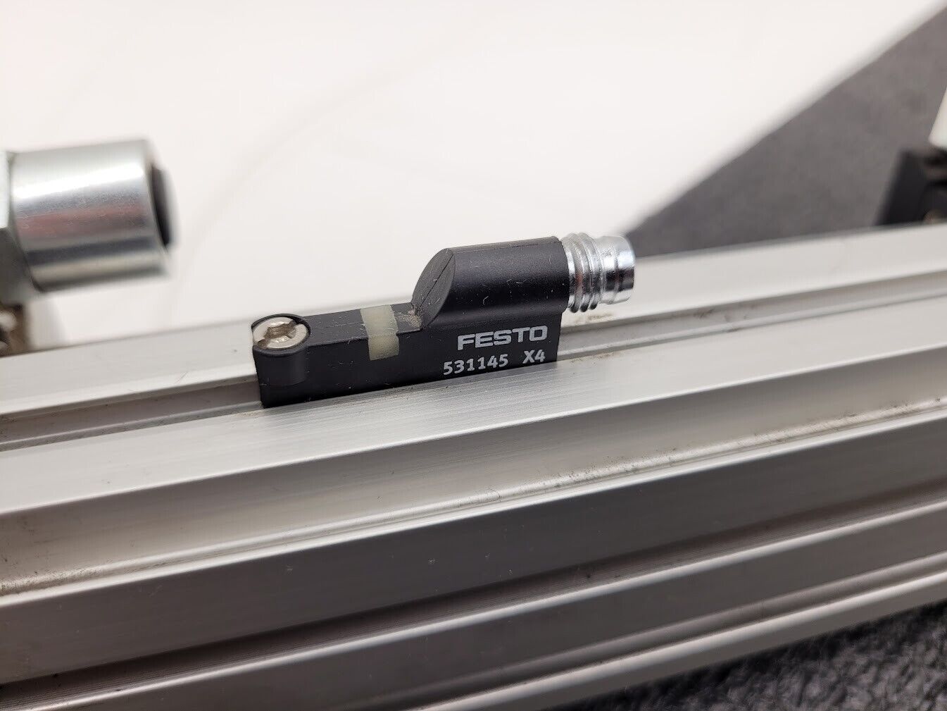 Festo Pneumatic Linear Guide Air Drive Actuator 450mm Travel DGC-25-450-KF-PPV-A