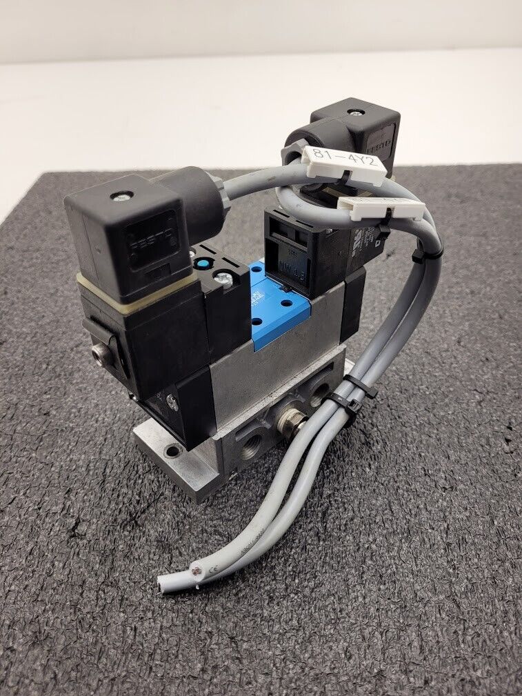 Festo Dual Pneumatic Valve Block MN1H-5/3G-D-1-C 159681  40-145 psi INPUT