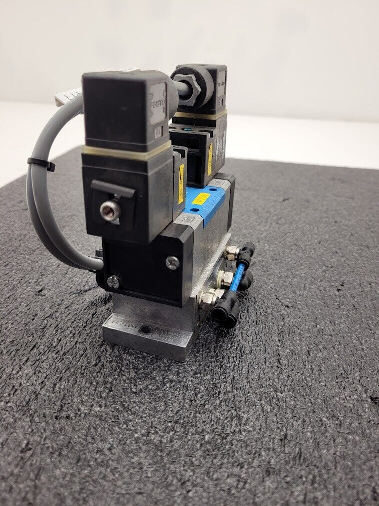 Festo Dual Pneumatic Valve Block MN1H-5/3G-D-1-C 159681  40-145 psi INPUT