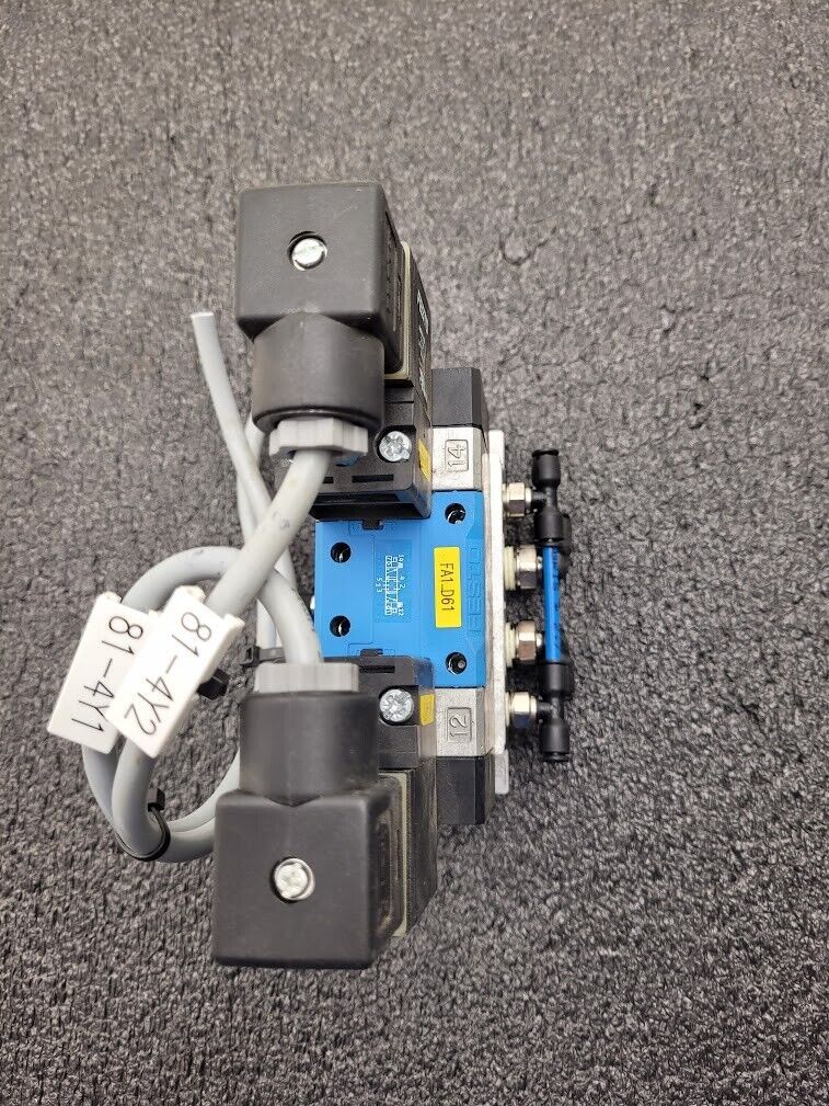 Festo Dual Pneumatic Valve Block MN1H-5/3G-D-1-C 159681  40-145 psi INPUT