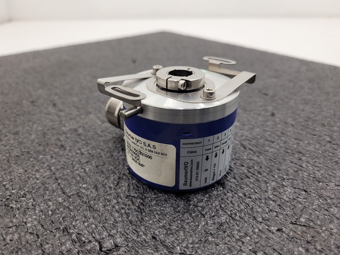 Baumer Rotary Hollow Shaft Incremental Encoder GI332.170C331000 3600PPR M23