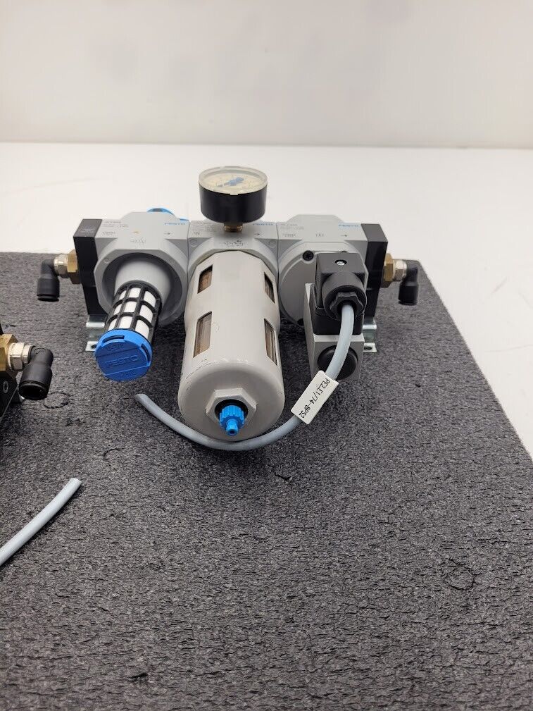 Lot of 2x Festo Air Pneumatic Regulator w/ Gauge HE-D-MAXI LFR-D-MAXI FRM-D-MAXI