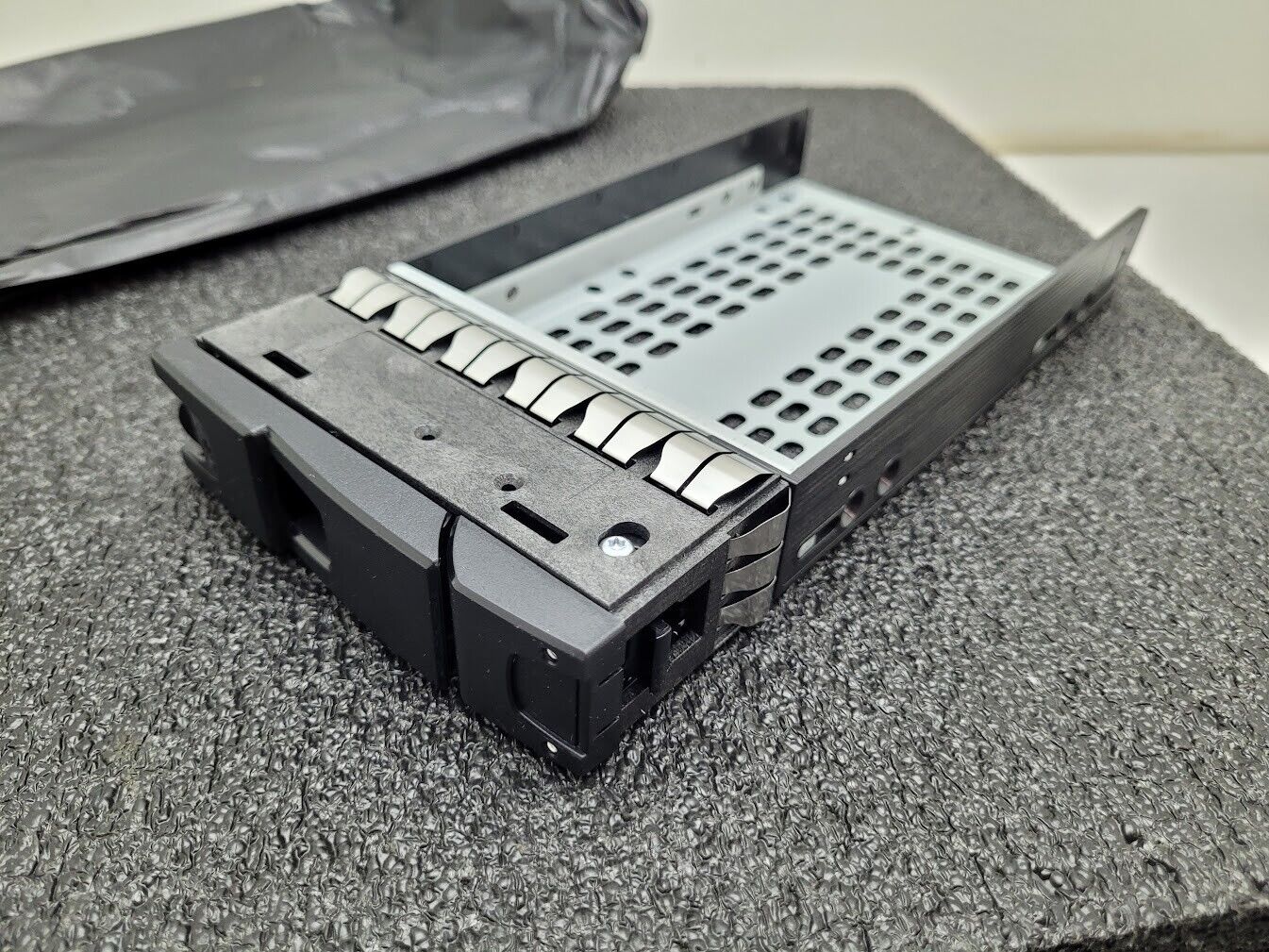 Lot of 10x New NetApp IBM 3.5" HDD Tray Caddy Caddies JBOD SAS SATA DS4246