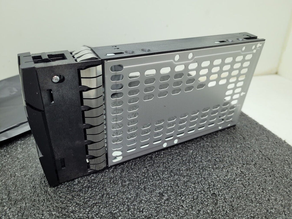 Lot of 10x New NetApp IBM 3.5" HDD Tray Caddy Caddies JBOD SAS SATA DS4246