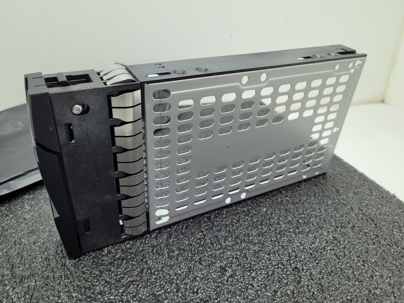 Lot of 10x New NetApp IBM 3.5" HDD Tray Caddy Caddies JBOD SAS SATA DS4246