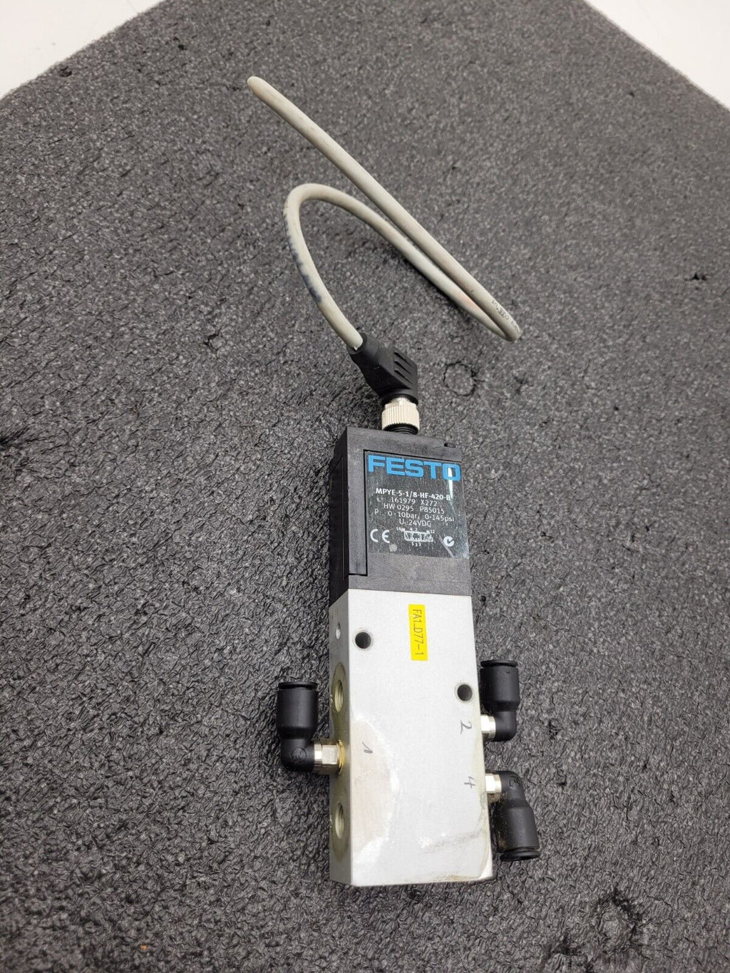 Festo MPYE-5-1/8-HF-420-B Proportional Directional Control Valve