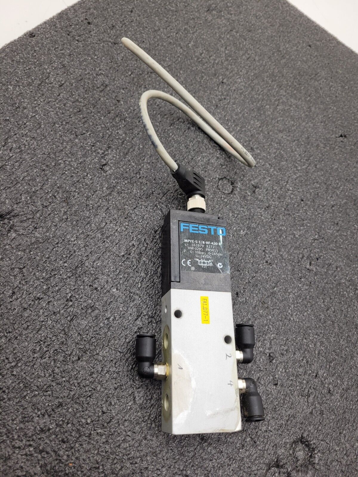 Festo MPYE-5-1/8-HF-420-B Proportional Directional Control Valve