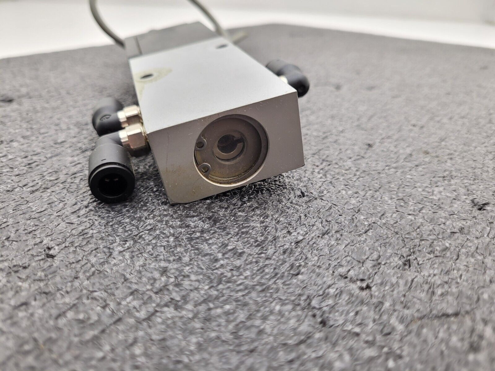 Festo MPYE-5-1/8-HF-420-B Proportional Directional Control Valve