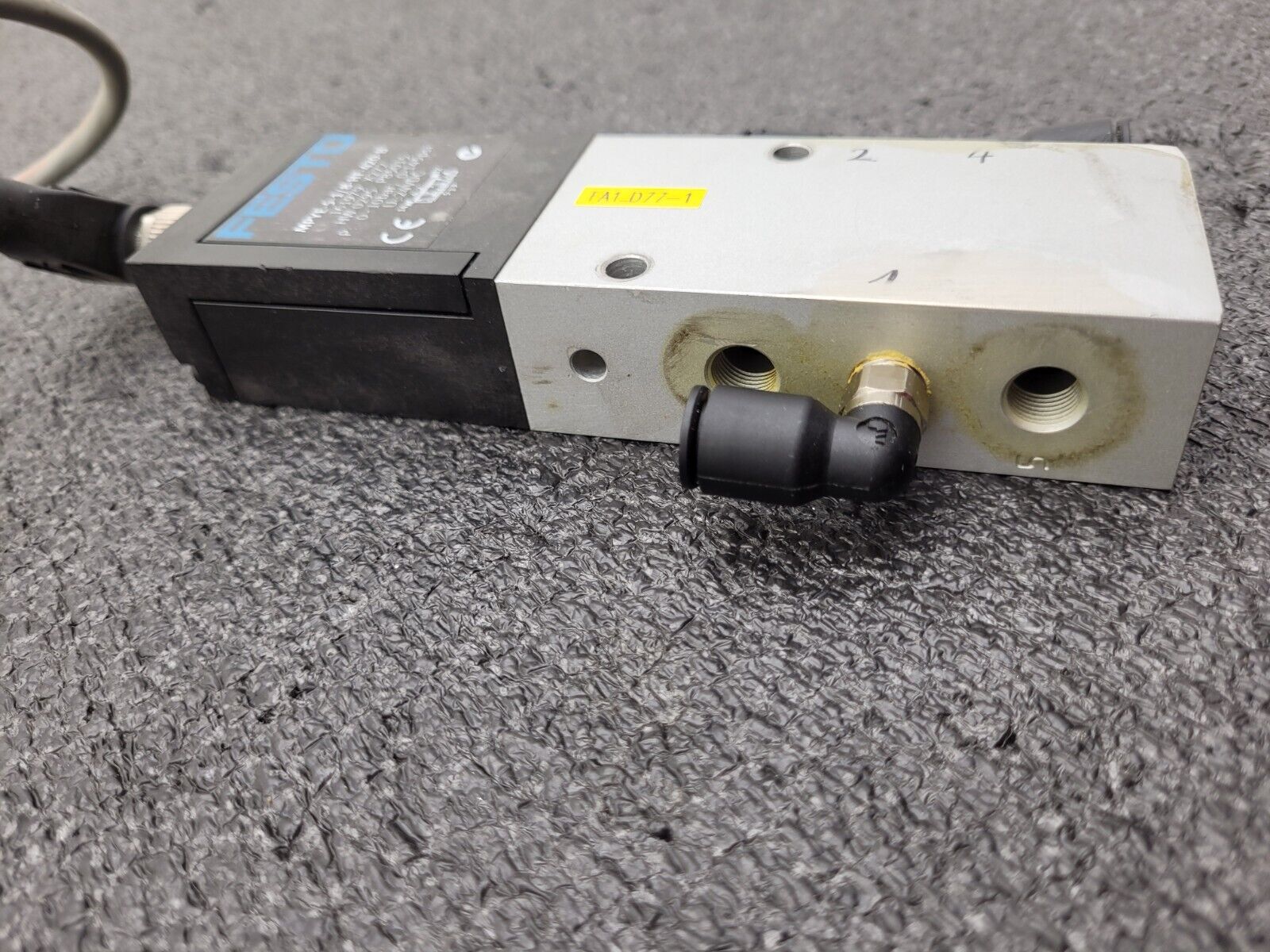 Festo MPYE-5-1/8-HF-420-B Proportional Directional Control Valve