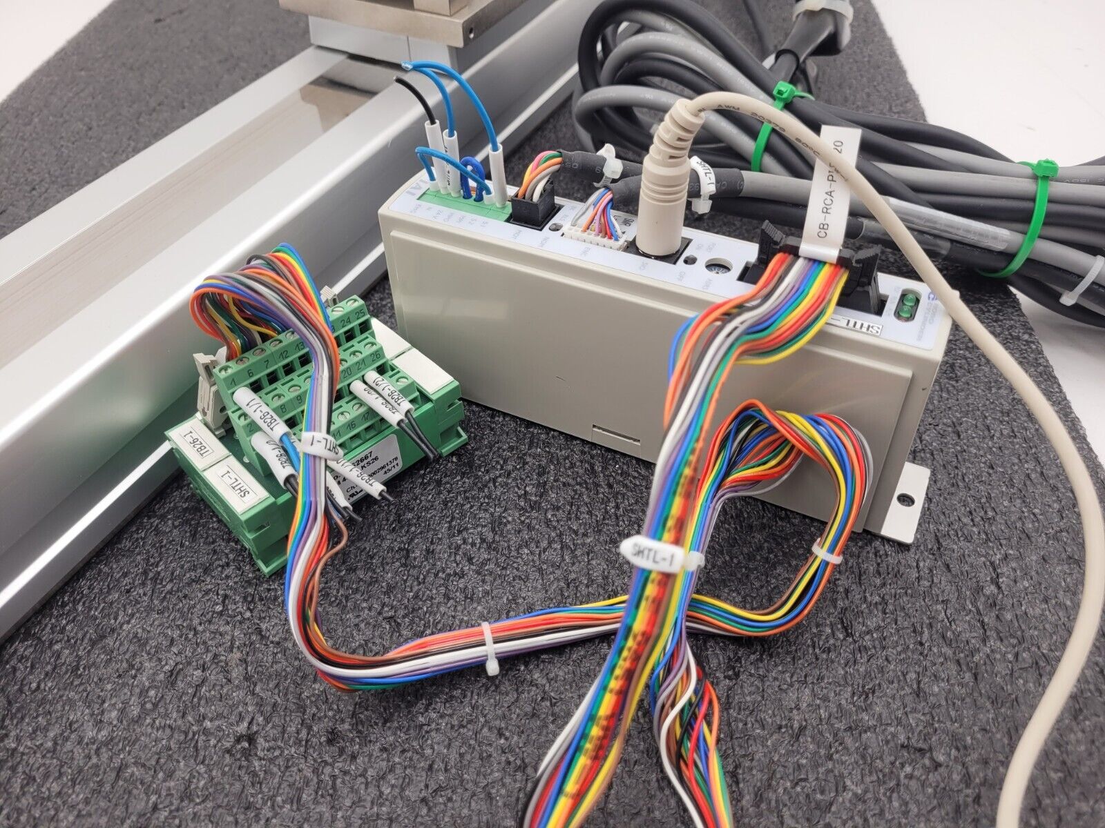 IAI Linear Actuator RCP1-SMR-I-PM-20-700-P1-S and Drive RCP2-C-SMR-I-PM-0 700mm