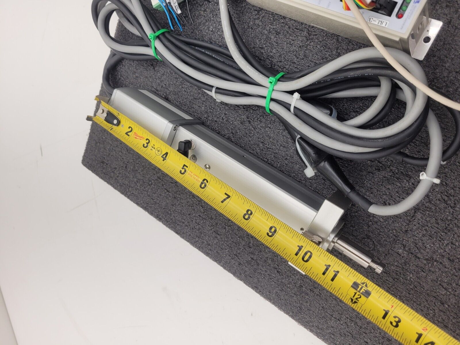 IAI Robo Cylinder RCP1-RSW-I-PM-10-100-P1-S-G1 Linear Actuator 100mm Stroke 24V