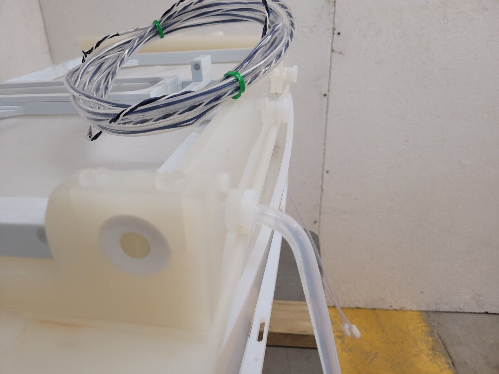 PTFE High Purity Liquid Bath Acid Rinse Tank 30x16x21 w/ Pneumatic Lid, Sensor