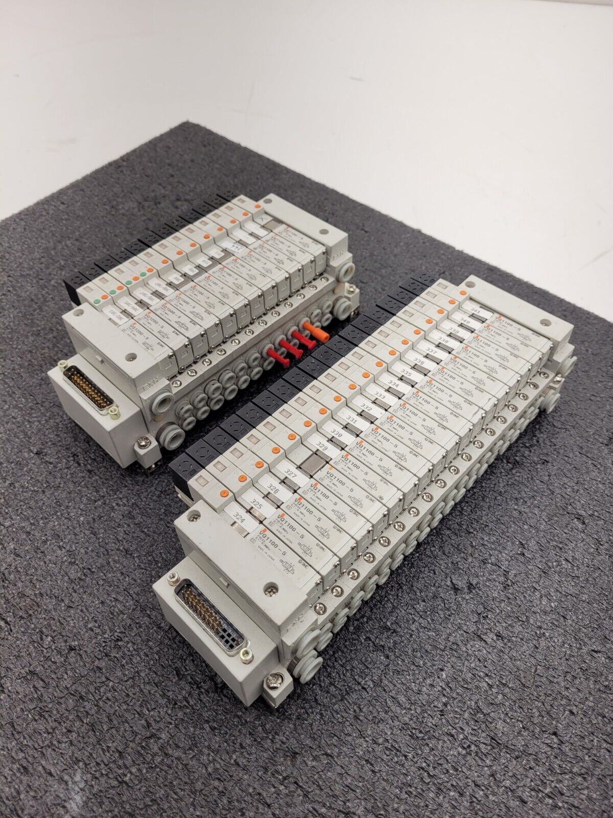 2x SMC Valve Block Solenoid Manifold VQ1200-5 VQ1100-5 24VDC 30 Valves Lot C