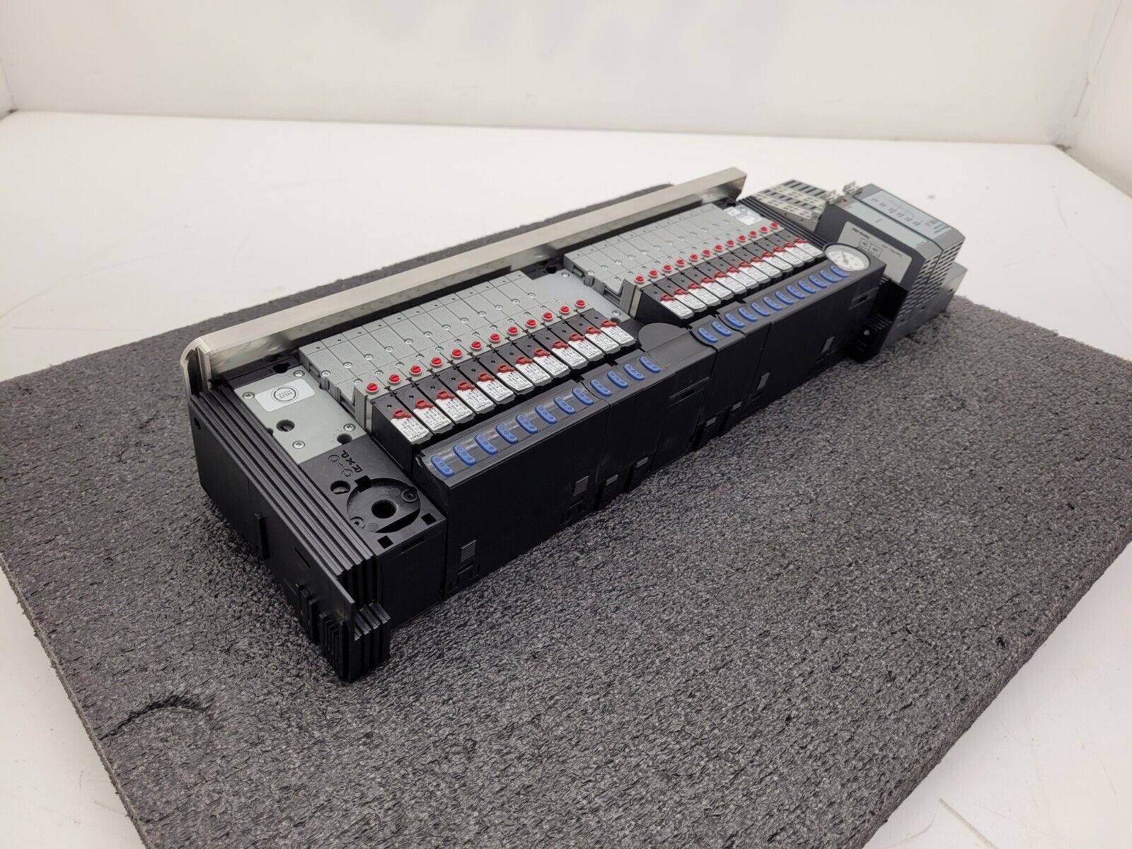 24x Valve Burkert AirLINE 8644 6524C 24VDC Pneumatic Solenoid Controlled Block