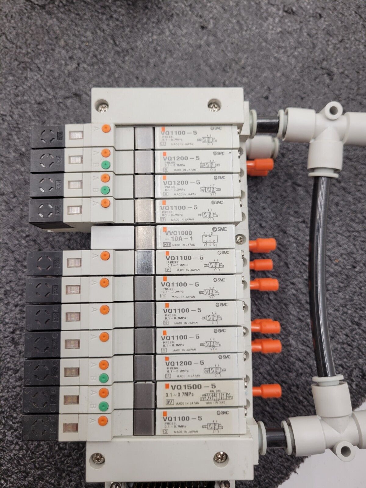 2x SMC Pneumatic Valve Block Solenoid Manifold 24VDC 16 Valves Total Lot F