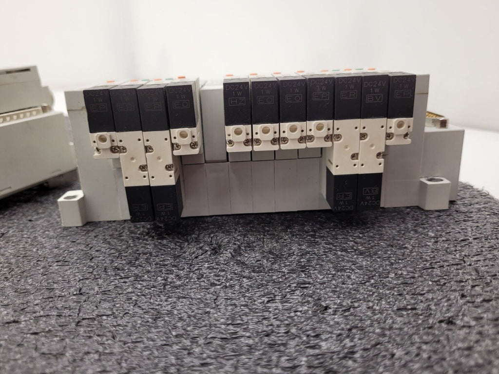 2x SMC Pneumatic Valve Block Solenoid Manifold 24VDC 16 Valves Total Lot F