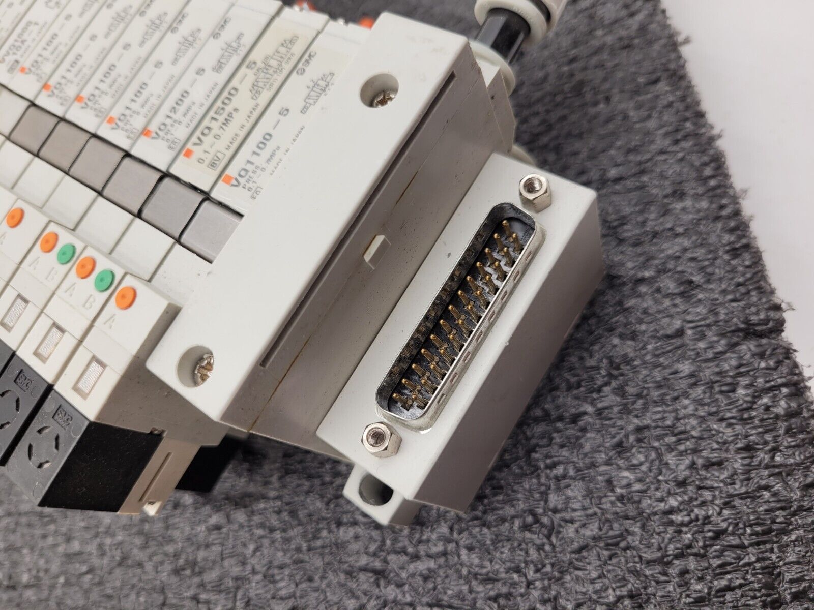 2x SMC Pneumatic Valve Block Solenoid Manifold 24VDC 16 Valves Total Lot F