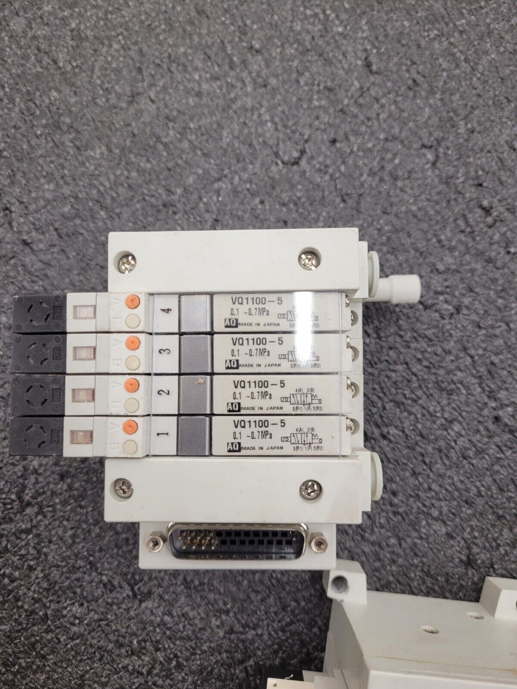 2x SMC Pneumatic Valve Block Solenoid Manifold 24VDC 16 Valves Total Lot F