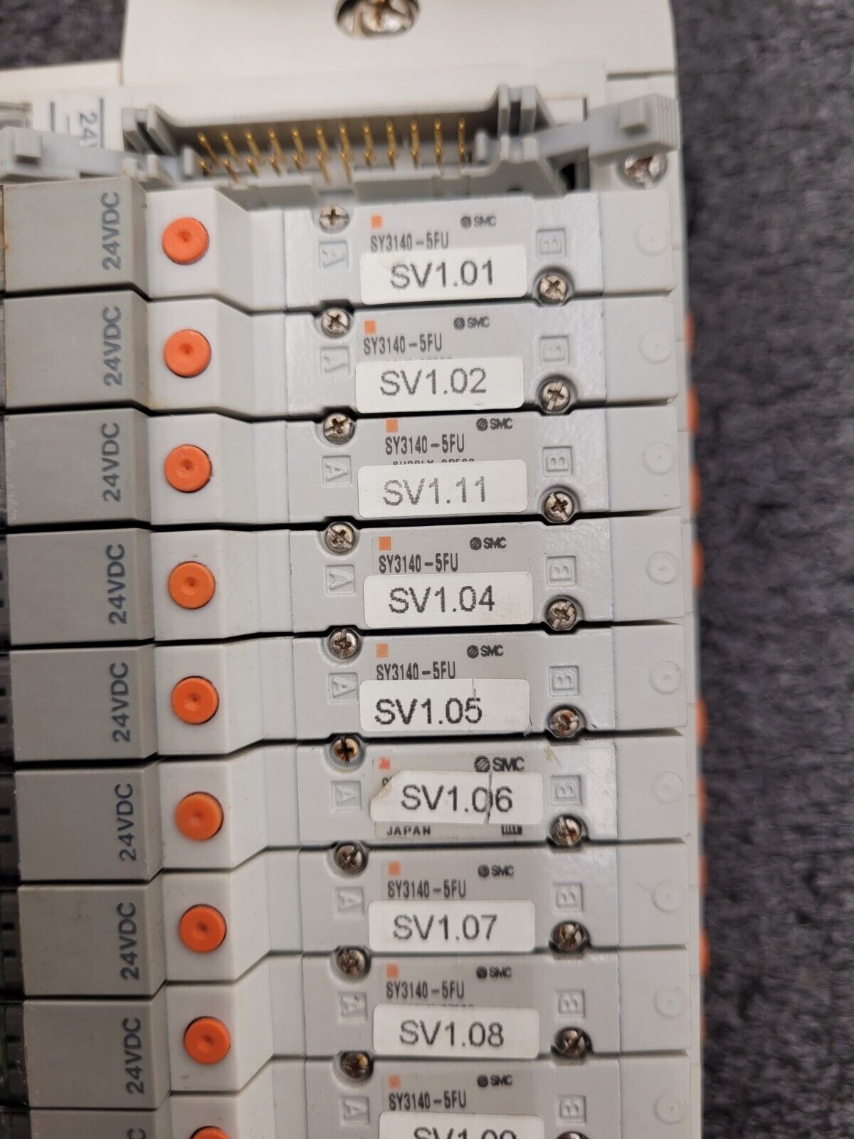 SMC 20 Solenoid Valve Block DIN Rail Mount 24VDC 16x SY3140-5FU 4x SY3140-5L0Z