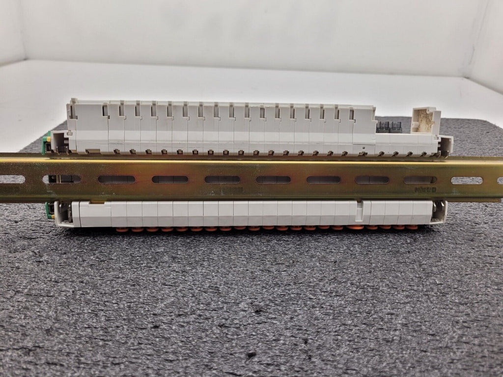 SMC 20 Solenoid Valve Block DIN Rail Mount 24VDC 16x SY3140-5FU 4x SY3140-5L0Z