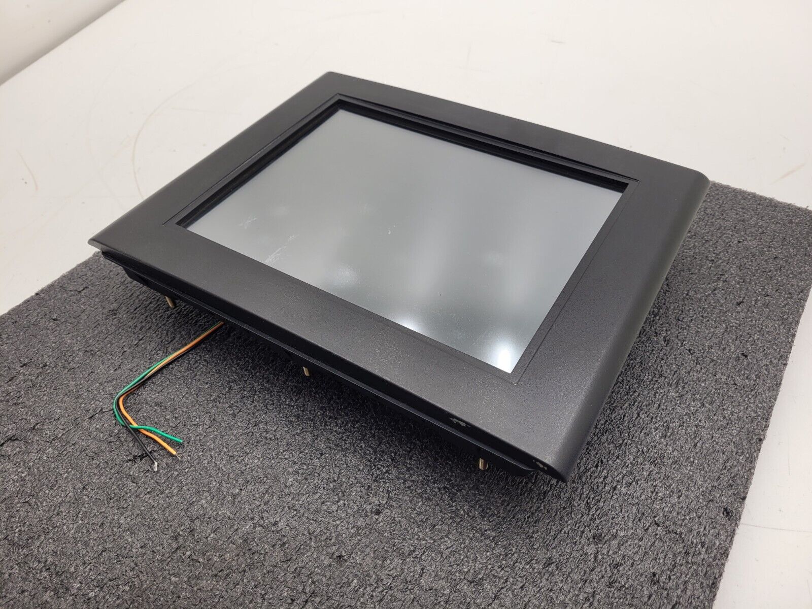 Beijer Electronics QSI QTERM-A12/3815R LCD Graphic Touchscreen HMI 12" Power On