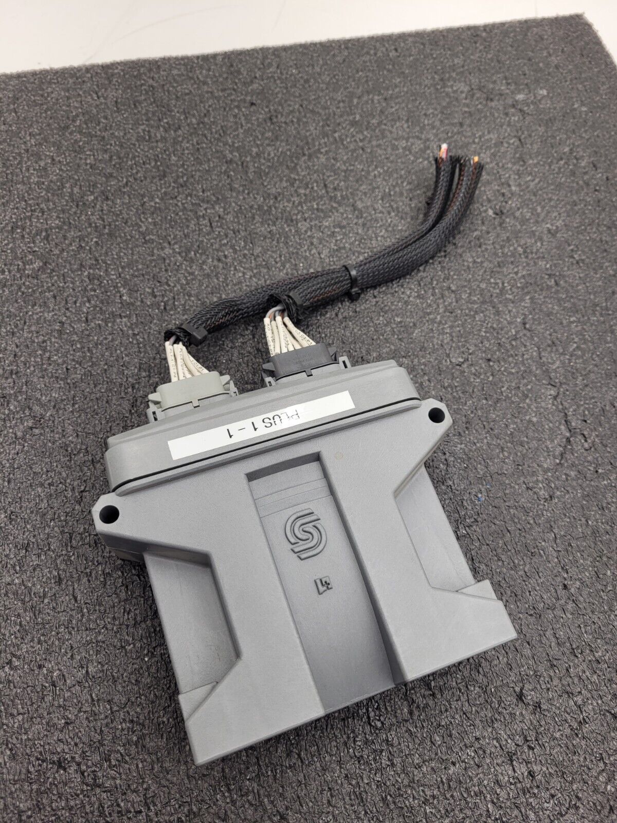 Sauer Danfoss 10100993-10105517 Plus 1 +1 Controller w/ Connectors MC 024 020