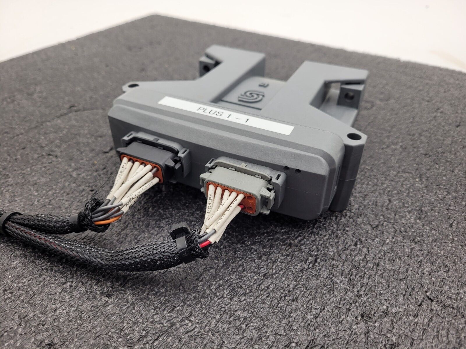Sauer Danfoss 10100993-10105517 Plus 1 +1 Controller w/ Connectors MC 024 020