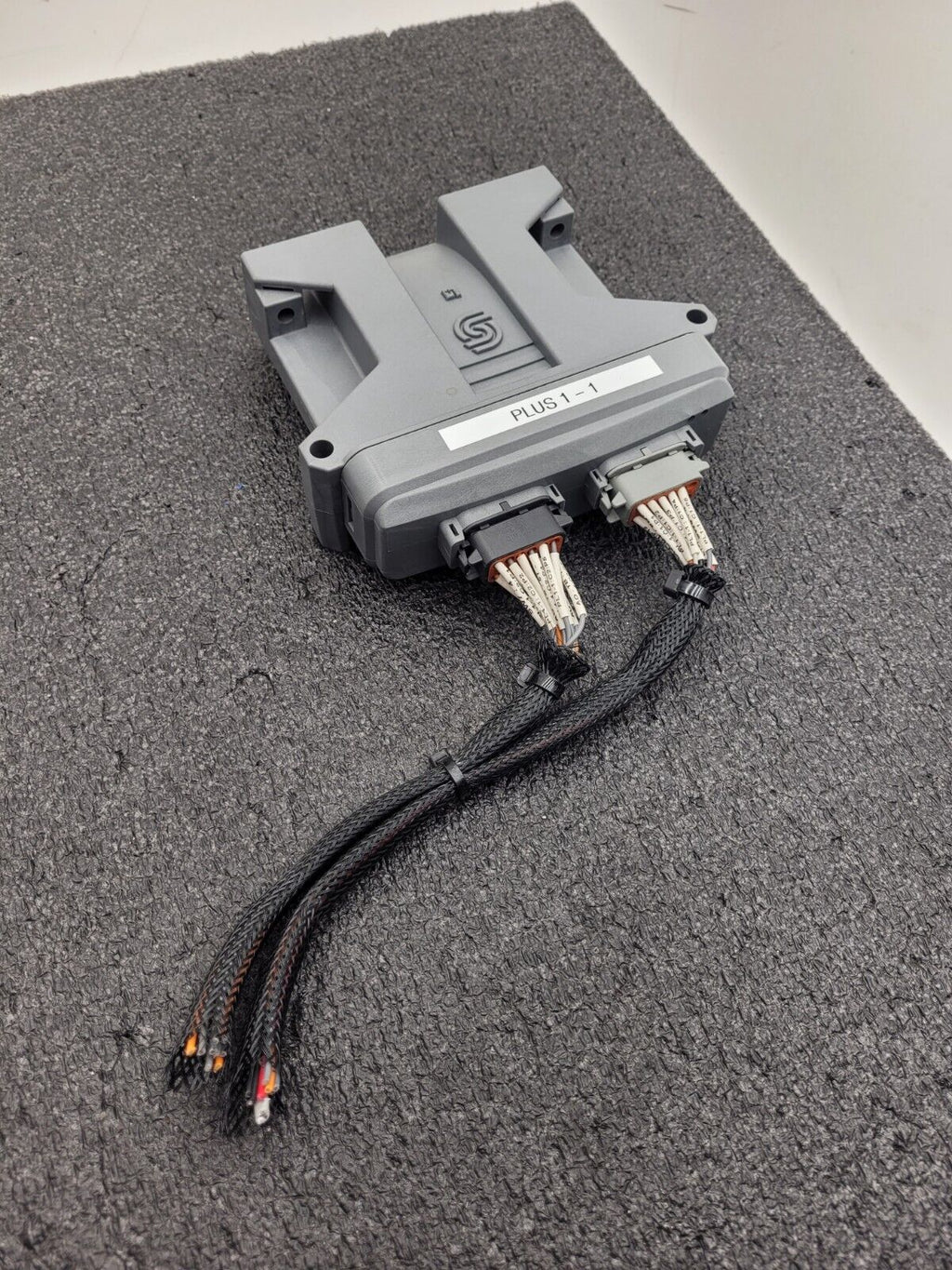 Sauer Danfoss 10100993-10105517 Plus 1 +1 Controller w/ Connectors MC 024 020