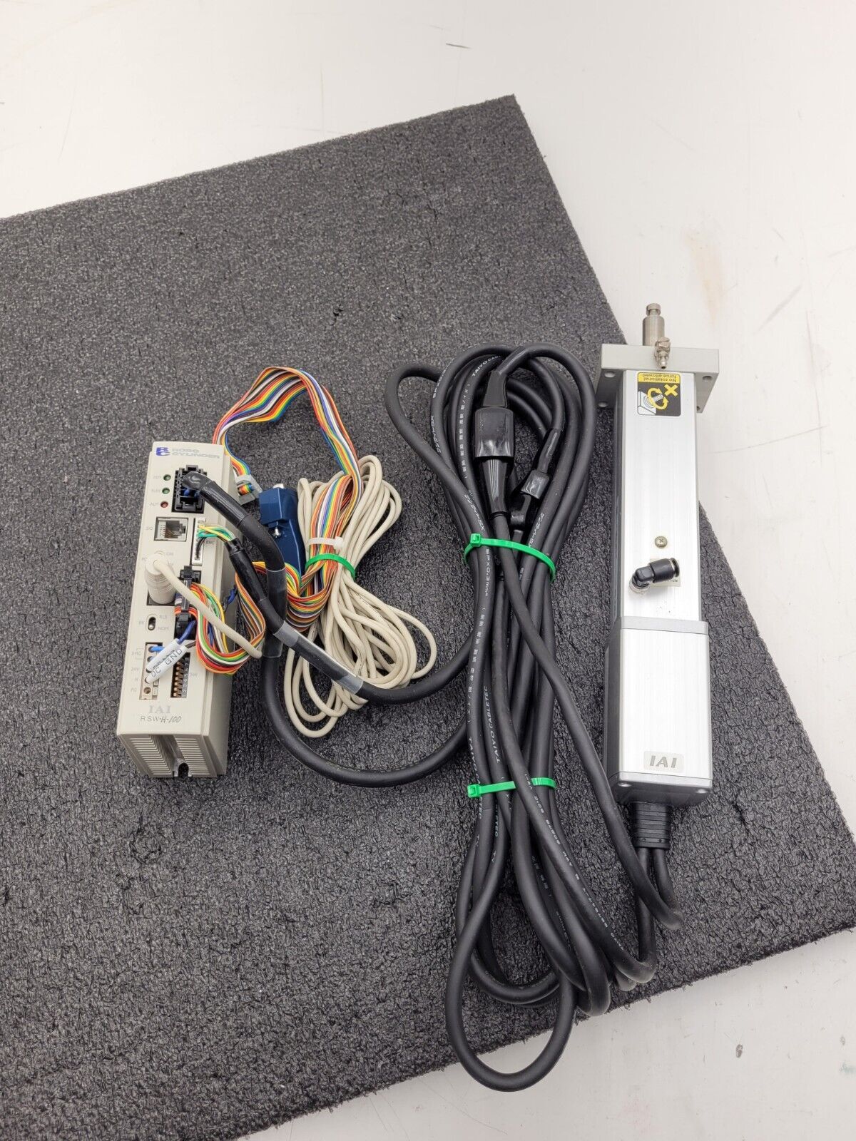 IAI Robo Cylinder RC-RSW-H-100-S-SP Linear Actuator 100mm Stroke 24V RCA-S-RSW