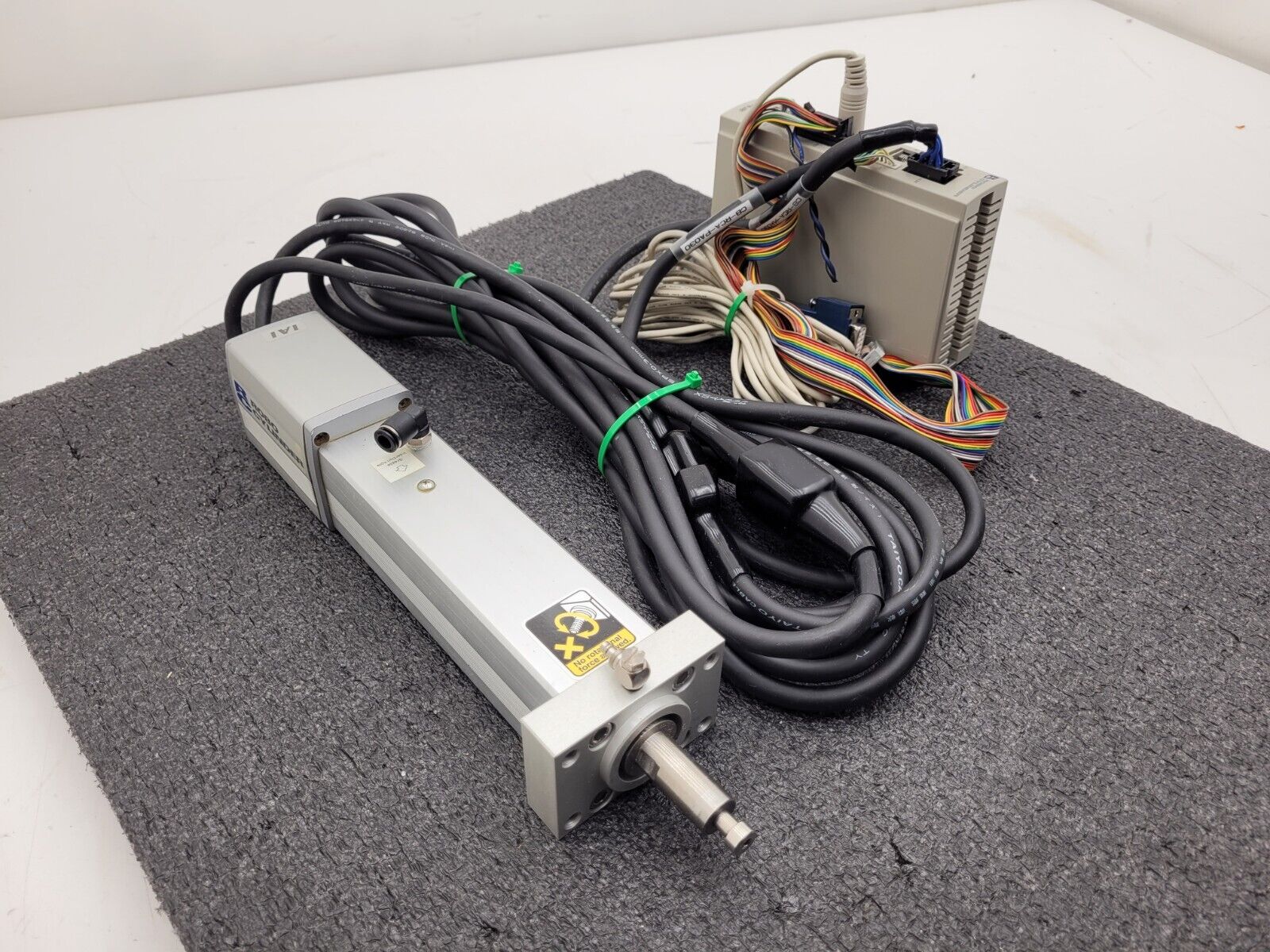 IAI Robo Cylinder RC-RSW-H-100-S-SP Linear Actuator 100mm Stroke 24V RCA-S-RSW