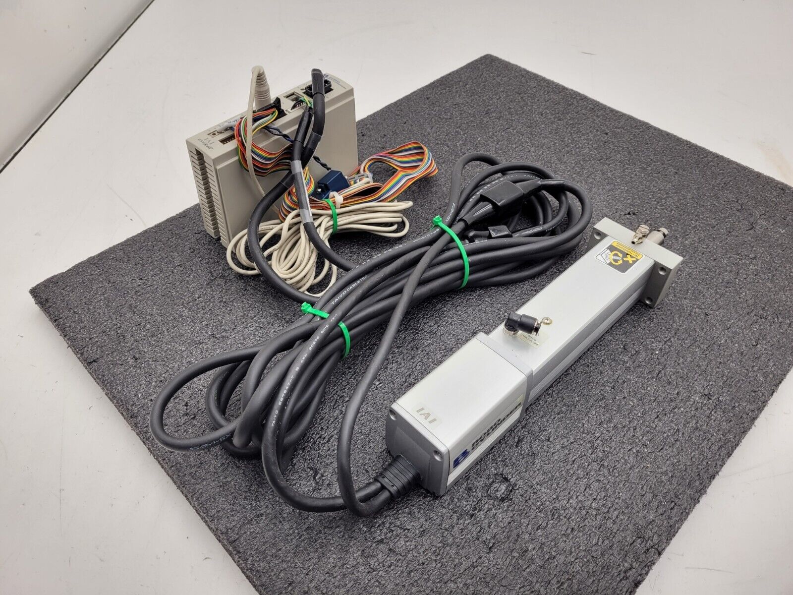 IAI Robo Cylinder RC-RSW-H-100-S-SP Linear Actuator 100mm Stroke 24V RCA-S-RSW