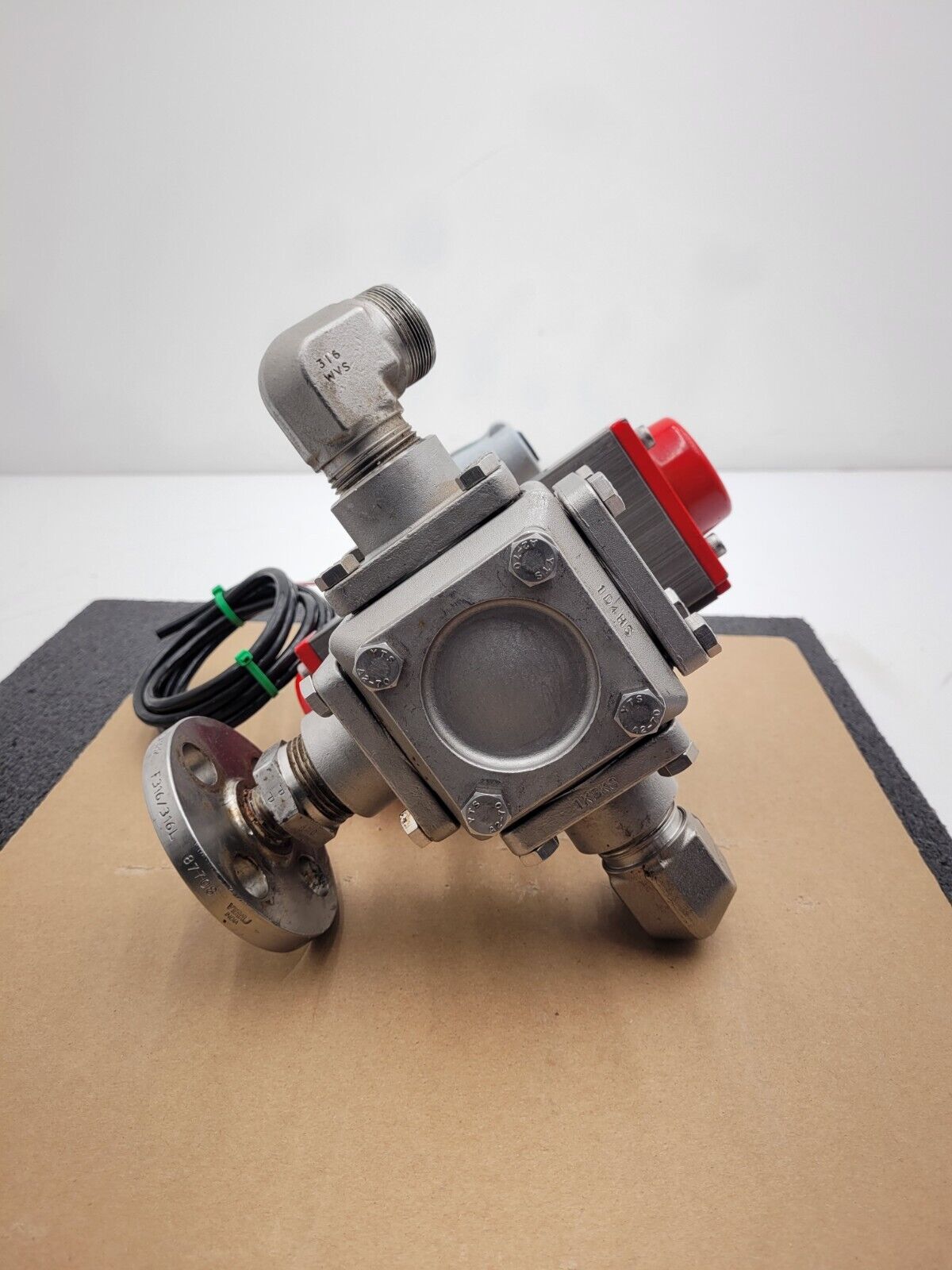 A-T Controls Series 33-1T 1" 1000PSI 3-Way Valve Air Triad Controls 2R40DA