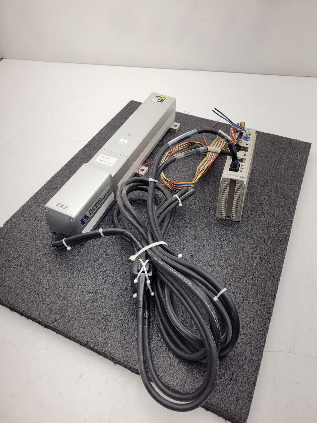 IAI Robo Cylinder Linear Piston Actuator 150mm Stroke RCA-S-RMA Controller